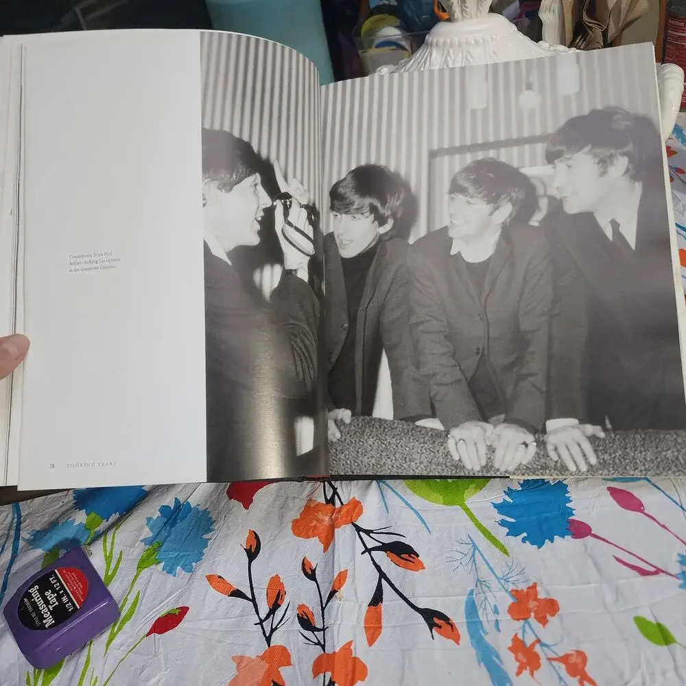 The Beatles Unseen. Behind the Scenes with the Beatles Mark Haywa